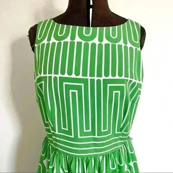 Trina Turk Green Garden Maze Dress Womens Size 8 Sleeveless - Picture 4 of 14
